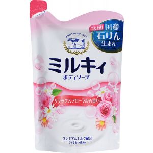 日本COW牛牌牛乳石碱超保湿滋润沐浴露400ml 替换装 粉色花香